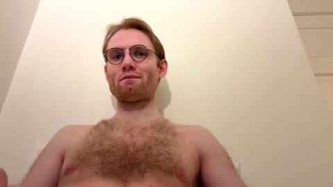 Snapshot of molliter chatting on 04/19/26, 12:43 molliter online show from 04/19/26, 12:43