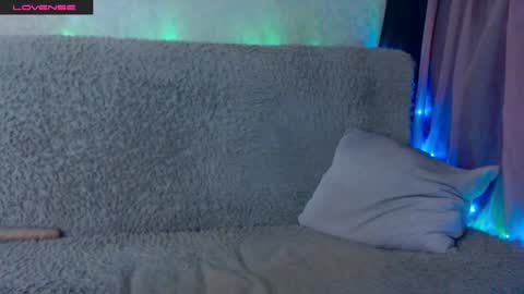 Snapshot of molly1sex chatting on 04/18/26, 02:15 Molly1sex online show from 04/18/26, 02:15