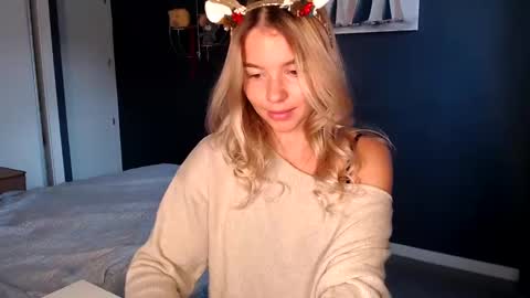 Molly online show from 12/28/24, 12:35