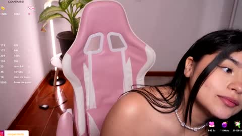 Snapshot of molly_couper1 chatting on 02/28/25, 08:42       Independent Model online show from 02/28/25, 08:42