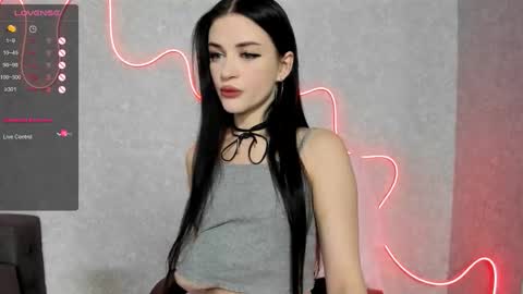 Snapshot of molly_crystall chatting on 10/20/25, 04:02 Molly - online show from 10/20/25, 04:02