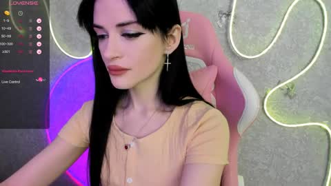 Snapshot of molly_crystall chatting on 04/21/26, 04:19 Molly - online show from 04/21/26, 04:19