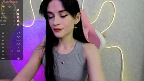 Snapshot of molly_crystall chatting on 05/01/26, 03:11 Molly - online show from 05/01/26, 03:11