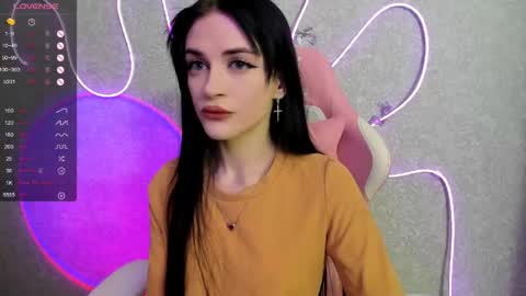 Snapshot of molly_crystall chatting on 05/18/26, 03:02 Molly - online show from 05/18/26, 03:02