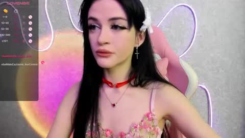 Snapshot of molly_crystall chatting on 06/14/26, 04:14 Molly - online show from 06/14/26, 04:14