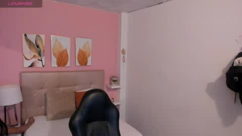 Snapshot of molly_h0t chatting on 04/02/26, 12:58 online show from 04/02/26, 12:58