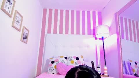 Snapshot of molly_h0t chatting on 06/24/26, 12:37 online show from 06/24/26, 12:37