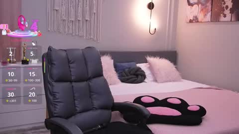 Molly online show from 10/16/25, 01:06