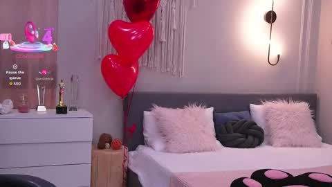 Snapshot of molly_jons chatting on 02/15/26, 01:24 Molly online show from 02/15/26, 01:24