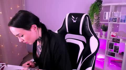 Snapshot of molly_kisss chatting on 10/26/25, 10:21 molly_kisss online show from 10/26/25, 10:21