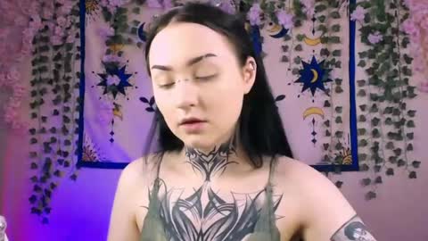 molly_kisss online show from 05/06/26, 05:35