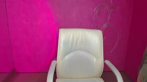 Molly online show from 12/04/24, 07:12