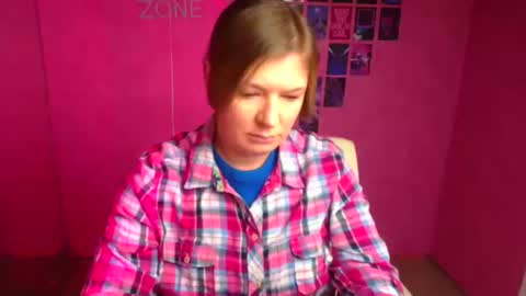 Snapshot of molly_mis chatting on 12/21/25, 12:45 Molly online show from 12/21/25, 12:45