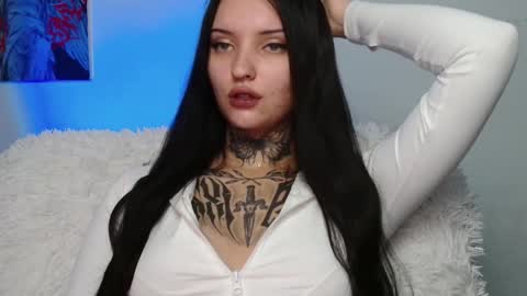 Lina online show from 09/22/25, 09:11