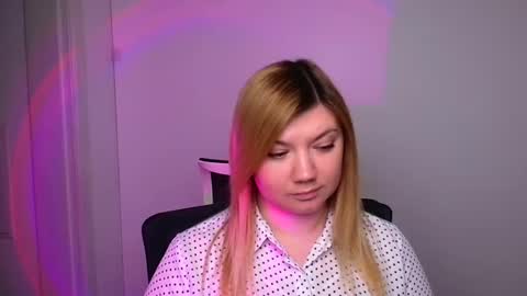 Molly online show from 01/27/25, 12:26