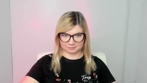 Molly online show from 09/22/25, 11:45