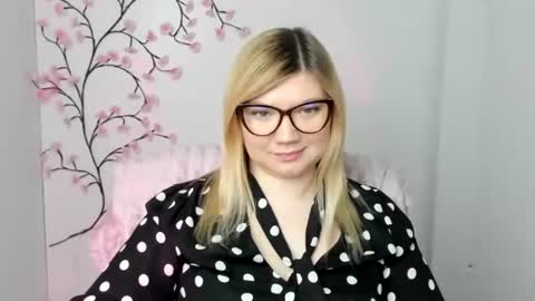 Molly online show from 12/18/25, 12:55