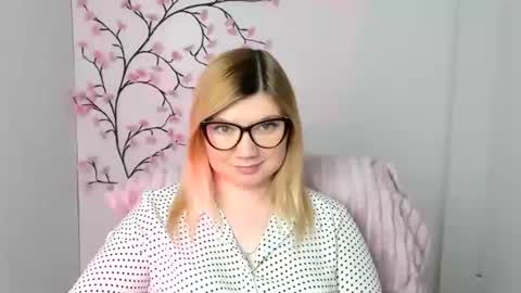 Molly online show from 02/01/26, 12:37