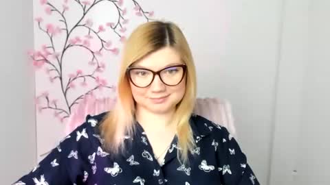 Molly online show from 02/22/26, 12:47