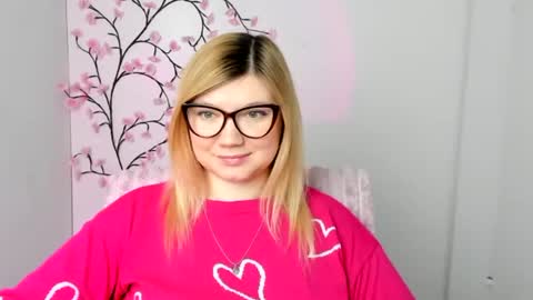 Molly online show from 02/25/26, 12:37