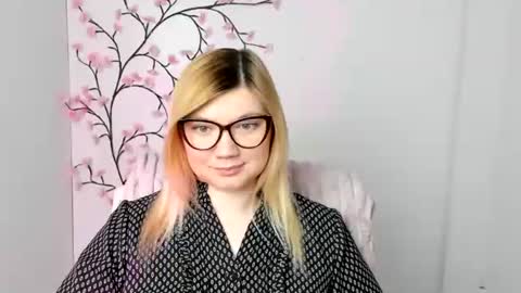 Molly online show from 02/26/26, 01:10