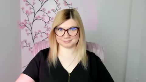 Molly online show from 04/24/26, 11:34
