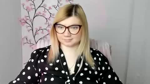 Molly online show from 04/26/26, 11:41