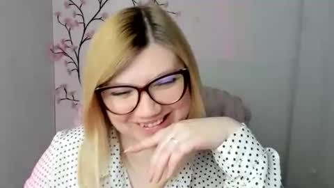 Molly online show from 04/27/26, 11:30