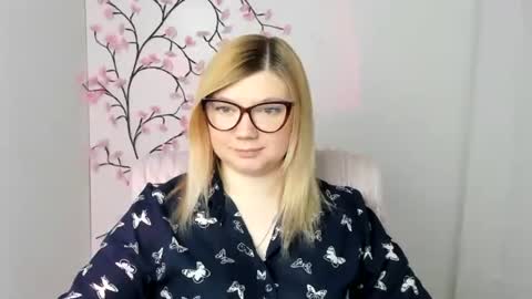 Molly online show from 04/29/26, 11:36