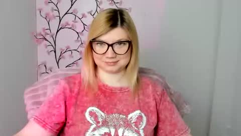 Molly online show from 05/09/26, 05:45