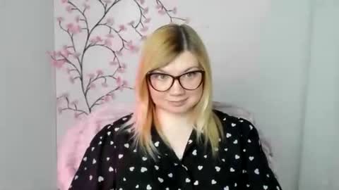 Molly online show from 05/11/26, 02:45