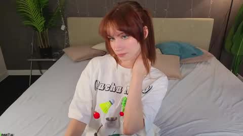 Snapshot of molly_rougge chatting on 04/29/26, 12:16 Molly online show from 04/29/26, 12:16