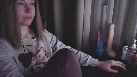 I have new photos come and see with love Molly online show from 02/10/25, 06:13