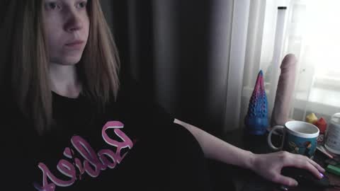 I have new photos come and see with love Molly online show from 03/11/25, 01:56