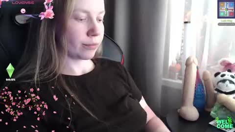 I have new photos come and see with love Molly online show from 06/15/26, 06:59