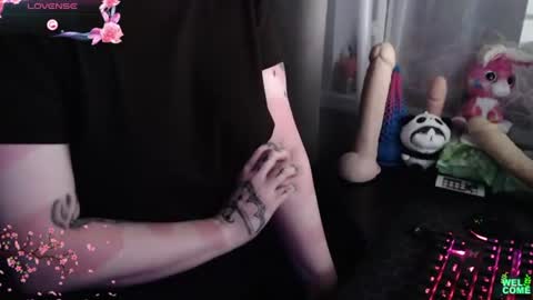 I have new photos come and see with love Molly online show from 06/16/26, 02:25