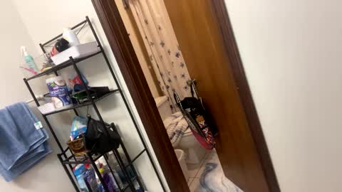 Snapshot of molly_theslut chatting on 02/19/25, 12:57 molly_theslut online show from 02/19/25, 12:57