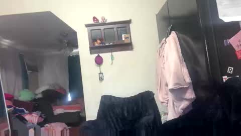 Snapshot of molly_theslut chatting on 03/23/26, 02:10 molly_theslut online show from 03/23/26, 02:10