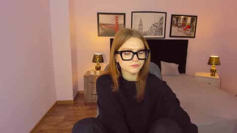 Snapshot of mollydangerous chatting on 12/15/24, 07:46 Taisha online show from 12/15/24, 07:46