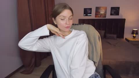 Snapshot of mollydangerous chatting on 12/19/24, 02:02 Taisha online show from 12/19/24, 02:02