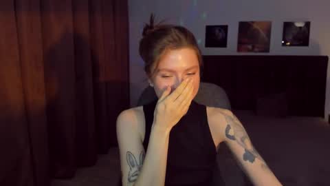 Snapshot of mollydangerous chatting on 12/22/24, 02:49 Taisha online show from 12/22/24, 02:49