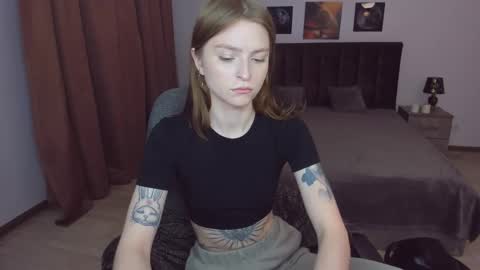 Snapshot of mollydangerous chatting on 12/26/24, 12:59 Taisha online show from 12/26/24, 12:59