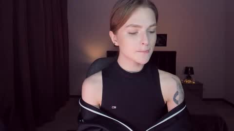 Snapshot of mollydangerous chatting on 01/11/25, 10:29 Taisha online show from 01/11/25, 10:29