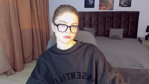 Snapshot of mollydangerous chatting on 01/30/25, 11:33 Taisha online show from 01/30/25, 11:33