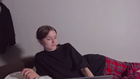 Snapshot of mollydangerous chatting on 02/19/25, 11:14 Taisha online show from 02/19/25, 11:14