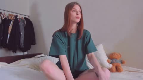 Snapshot of mollydangerous chatting on 02/21/25, 01:00 Taisha online show from 02/21/25, 01:00