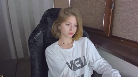 Snapshot of mollydangerous chatting on 09/12/25, 11:43 Taisha online show from 09/12/25, 11:43