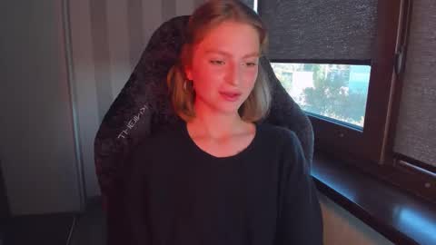 Snapshot of mollydangerous chatting on 09/23/25, 05:54 Taisha online show from 09/23/25, 05:54