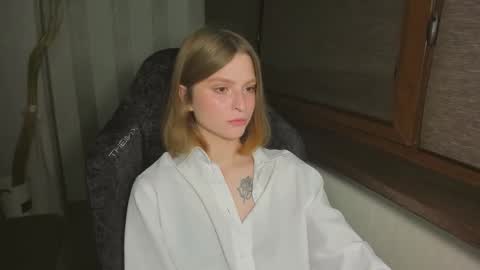 Snapshot of mollydangerous chatting on 10/14/25, 04:08 Taisha online show from 10/14/25, 04:08