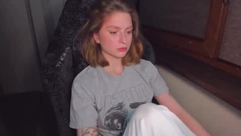 Snapshot of mollydangerous chatting on 10/25/25, 05:40 Taisha online show from 10/25/25, 05:40